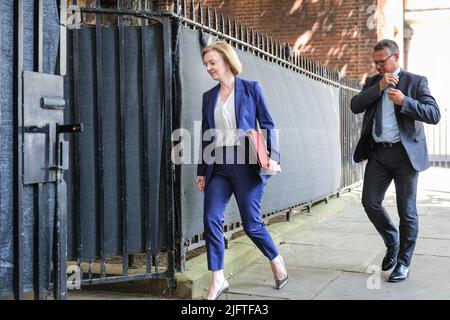 London, UK. 05th July, 2022. Liz Truss, MP, (Elizabeth Truss), Secretary of State for Foreign, Commonwealth and Development Affairs; Minister for Women and Equalities. Ministers attend the weekly cabinet meeting in Downing Street, Westminster, this morning. Credit: Imageplotter/Alamy Live News Stock Photo