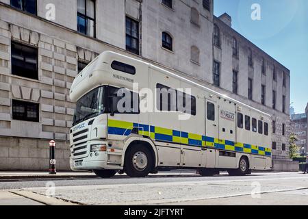 City Of London Police Horse Transporter, Oakley Supreme, Love Lane. Stock Photo