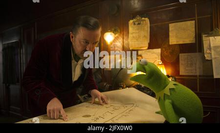 RICKY GERVAIS, KERMIT, MUPPETS MOST WANTED, 2014 Stock Photo
