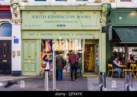 South Kensington books frontage. Thurloe St, South Kensington, Royal Borough of Kensington and Chelsea. London, England, UK, Europe Stock Photo
