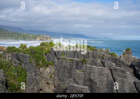 Pancake Rocks Geological Process Stratified layer-like formation of famous pancake rocks at Punakaiki ...