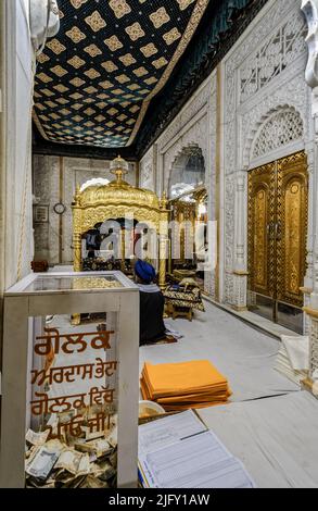 12 18 2014 Golden Carving Inside Takht Sri Patna Sahib, where Guru Gobind Singh Ji was born in 1666.Old Patna Bihar India Stock Photo