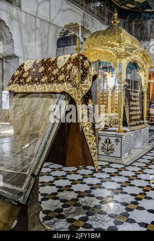 12 18 2014 Golden Carving Inside Takht Sri Patna Sahib, where Guru Gobind Singh Ji was born in 1666.Old Patna Bihar India Stock Photo