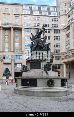 Nelson's Monument in Exchange Flags, Liverpool Stock Photo