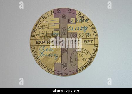 Vintage car tax disc road fund licence from 1927 Stock Photo