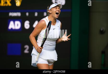 Amanda Anisimova of the United States in action against Harmony Tan of France during the fourth round of the 2022 Wimbledon Championships, Grand Slam tennis tournament on July 4, 2022 at All England Lawn Tennis Club in Wimbledon near London, England - Photo: Rob Prange/DPPI/LiveMedia Stock Photo