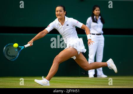 Harmony Tan of France in action against Amanda Anisimova of the United States during the fourth round of the 2022 Wimbledon Championships, Grand Slam tennis tournament on July 4, 2022 at All England Lawn Tennis Club in Wimbledon near London, England - Photo: Rob Prange/DPPI/LiveMedia Stock Photo