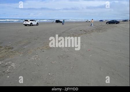 Ocean Shores, Washington, USA-June 29 2022: Cars and tourist at Ocean Shores beach in summertime. Stock Photo