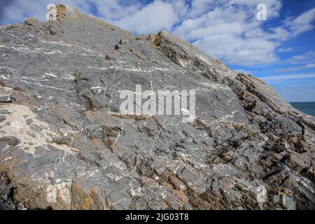Small Promontory Triangle Point is a small promontory of overturned Middle Devonian ...
