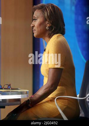 New York, US. 05th July, 2022. Robin Roberts on the set of Good Morning America in New York July 05, 2022 Credit: Rw/Media Punch/Alamy Live News Stock Photo