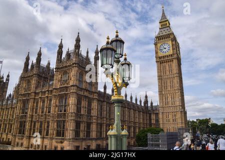 London, UK. 6th July 2022. Houses of Parliament and Big Ben daytime view. Stock Photo