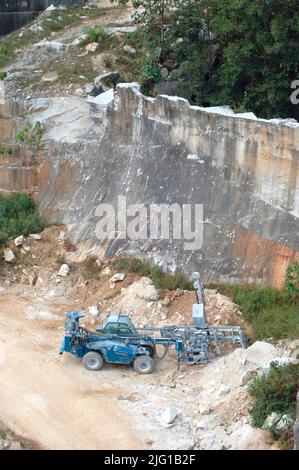 Worlds largest marble pit mine in Tate north Georgia still with another 500 years supply, cutters and such at work. Open to twice a year tours Stock Photo