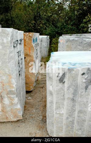 Worlds largest marble pit mine in Tate north Georgia still with another 500 years supply, cutters and such at work. Open to twice a year tours Stock Photo