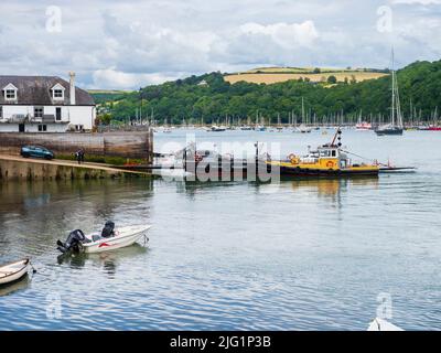 Dartmouth to Kingswear tug guided Lower ferry loading at Dartmouth slip Stock Photo