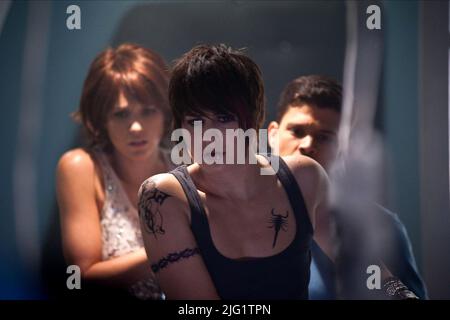 SCOUT TAYLOR-COMPTON, NICKY WHELAN, JERRY FERRARA, 7500, 2014 Stock Photo