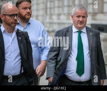 London, UK. 06th July, 2022. Ian Blackford, Scottish politician, Leader of the Scottish National Party (SNP) in the House of Commons, in Whitehall this evening. Blackford has repeatedly called for the PM to resign. Credit: Imageplotter/Alamy Live News Stock Photo