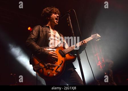 Irish band Inhaler performing at the O2 Academy in Leeds on September 29, 2021. The band feature frontman Elijah Hewson, the son of U2's Bono. Featuring: Inhaler, Elijah Hewson Where: Leeds, United Kingdom When: 29 Sep 2021 Credit: Graham Finney/WENN Stock Photo
