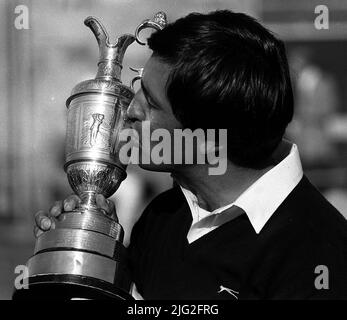 File photo dated 22-07-1984 of Spain's Seve Ballesteros kisses his Open Golf Championship trophy at St Andrew's, Fife, after a birdie putt helped him finish on 276, 12 under par. Issue date: Thursday July 7, 2022. Stock Photo