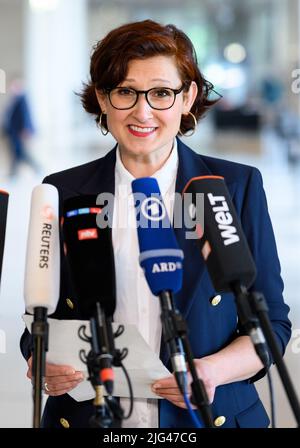 Berlin, Germany. 07th July, 2022. Long Covid" Patient Birgit S. (l ...