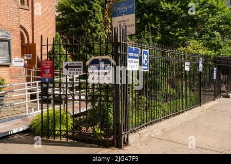 Church of the Holy Apostles polling site in Chelsea on Primary Election Day in New York on Tuesday, June 28, 2022. (© Richard B. Levine) Stock Photo