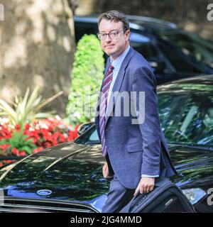 London, UK. 07th July, 2022. Simon Clarke, MP, Chief Secretary to the Treasury.Following the resignation of British Prime Minister Boris Johnson, the new, potentially temporary cabinet ministers are seen in Downing Street as they arrive and depart from their first cabinet meeting at 10 Downing Street. Credit: Imageplotter/Alamy Live News Stock Photo