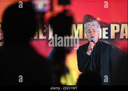 New York, USA. 07th July, 2022. Singer Daniel Lavoie performs during a special presentation of the musical “Notre Dame de Paris” at Villa Albertine in New York, NY, July 7, 2022. The musical is based on a novel “The Hunchback of Notre-Dame” by French writer Victor Hugo (1802-1885). (Photo by Anthony Behar/Sipa USA) Credit: Sipa USA/Alamy Live News Stock Photo