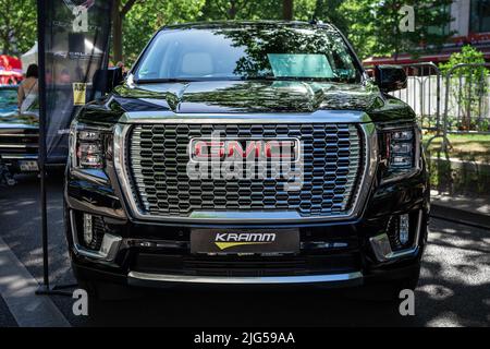 BERLIN - JUNE 18, 2022: Full-size SUV GMC Yukon XL Denali. Classic Days Berlin. Stock Photo