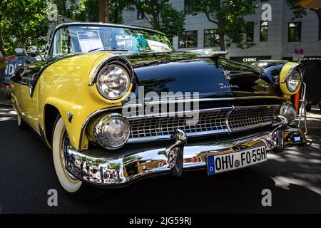 BERLIN - JUNE 18, 2022: Full-size car Ford Fairlane Sunliner 2-door convertible, 1955. Classic Days Berlin. Stock Photo
