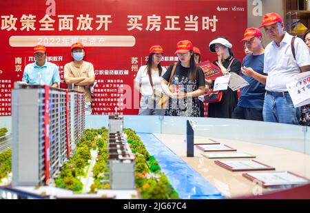 HAIAN, CHINA - JULY 8, 2022 - Residents learn about real estate in Haian, East China's Jiangsu Province, July 8, 2022. Recently, Haian city issued a n Stock Photo