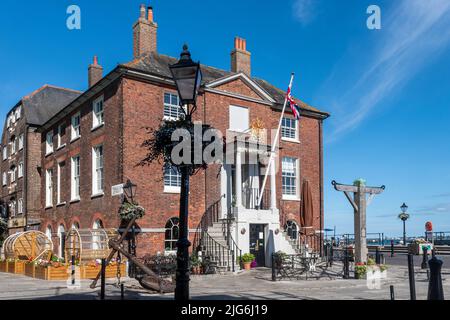 The Old Custom House in Poole, Dorset, England, UK, a Georgian Grade II* listed building on Poole Quay Stock Photo