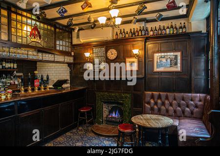 Ye Olde Mitre pub, Ely Court, Ely Place, Holborn, London, UK. Stock Photo