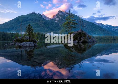 View of Hintersee and Hochkalter massif at the edge of Berchtesgaden National Park at dawn, Ramsau, Bavaria, Germany, Stock Photo