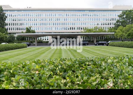 Washington, United States. 08th July, 2022. The Presidential motorcade is parked at CIA headquarters in Langley, Virginia on Friday, July 8, 2022. Photo by Chris Kleponis/UPI Credit: UPI/Alamy Live News Stock Photo