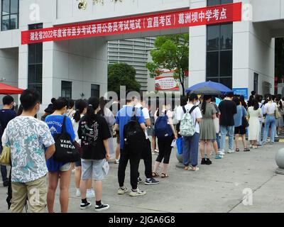 YICHANG, CHINA - JULY 9, 2022 - Candidates queue up to take the 2022 Civil service exam in Yichang, Central China's Hubei province, July 9, 2022. Stock Photo