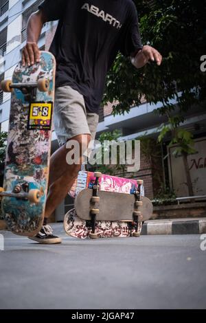 Bangladesh, Dhaka, November 2021. Report on skateboarding in Bangladesh and more precisely in the capital Dhaka by following a group of young skaters Stock Photo