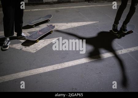 Bangladesh, Dhaka, November 2021. Report on skateboarding in Bangladesh and more precisely in the capital Dhaka by following a group of young skaters Stock Photo