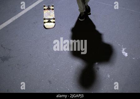 Bangladesh, Dhaka, November 2021. Report on skateboarding in Bangladesh and more precisely in the capital Dhaka by following a group of young skaters Stock Photo