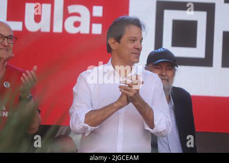 Diadema, Brazil. 09th July, 2022. Fernando Haddad (PT) participates in an act in defense of democracy, against hunger and for employment and housing at Praça da Moça, in Diadema, São Paulo. this Saturday morning (09). Credit: Yuri Murakami/FotoArena/Alamy Live News Stock Photo
