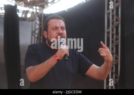 Diadema, Brazil. 09th July, 2022. Guilherme Boulos (PSOL) participates in an act in defense of democracy, against hunger and for employment and housing at Praça da Moça, in Diadema, São Paulo. this Saturday morning (09). Credit: Yuri Murakami/FotoArena/Alamy Live News Stock Photo
