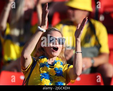 Sheffield, UK. 9th July, 2022. Sweden fan during the UEFA Women's European Championship 2022 match at Bramall Lane, Sheffield. Picture credit should read: Simon Bellis/Sportimage Credit: Sportimage/Alamy Live News Stock Photo