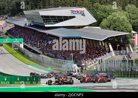 Spielberg, Austria. 09th July, 2022. Start of Sprint Race during 2022 Austrian Grand Prix - Sprint race, Formula 1 Championship in Spielberg, Austria, July 09 2022 Credit: Independent Photo Agency/Alamy Live News Stock Photo