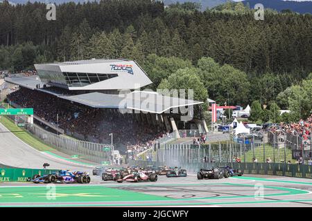 Spielberg, Austria. 09th July, 2022. Start of Sprint Race during 2022 Austrian Grand Prix - Sprint race, Formula 1 Championship in Spielberg, Austria, July 09 2022 Credit: Independent Photo Agency/Alamy Live News Stock Photo