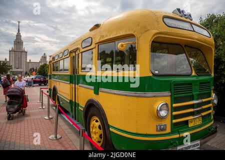 Moscow, Russia. 9th of July, 2022. A societ ZIS-155 bus is on display during a classic car festival on Moscow's Sparrow Hills on Moscow Transport Day, Russia. Nikolay Vinokurov/Alamy Live News Stock Photo