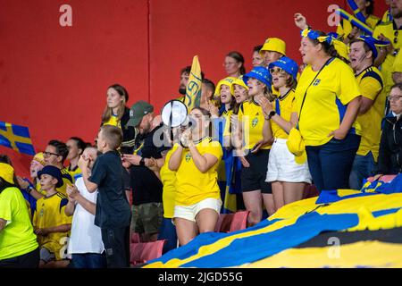 Sheffield, UK. 09th July, 2022. Sheffield, England, Jul 9th 2022: Sweden fans during the match between Netherlands and Sweden at Bramall Lane in Sheffield, England, match valid for the group stage (Group C) of UEFA Euro 2022 Women (Richard Callis/SPP) Credit: SPP Sport Press Photo. /Alamy Live News Stock Photo