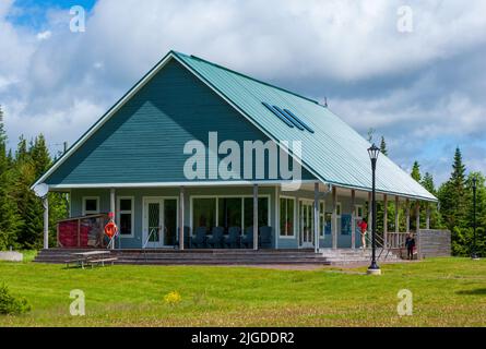 Wolfe Lake Visitor Center - a tourist information center with green building features. Fundy National Park western entrance, New Brunswick, Canada. Stock Photo