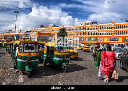 Kolkata, India. 09th July, 2022. Exterior view of Sealdah Railway Station which is getting renovated post lock down. Sealdah Junction is one of the India's major railway terminal serving the city of Kolkata. (Photo by Avishek Das/SOPA Images/Sipa USA) Credit: Sipa USA/Alamy Live News Stock Photo