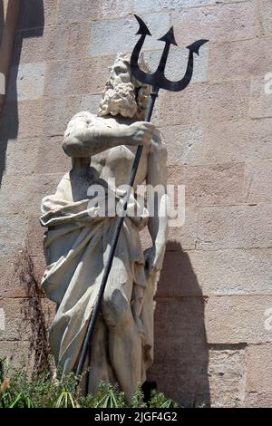 Statue of Neptune on the Font de la cascada, in the Parc de la Ciutadella, Ciutat Vella, Barcelona, Catalonia, Spain Stock Photo