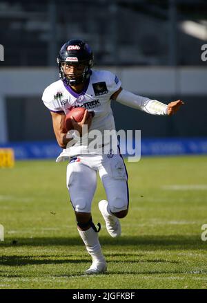 Waldau, Germany. 10th July, 2022. Frankfurt Galaxy QB #7 Jakeb Sullivan runs with the ball during a European League of Football game between the Stuttgart Surge and the Frankfurt Galaxy at GAZi Stadium in Waldau, Germany. Justin Cooper/CSM/Alamy Live News Stock Photo