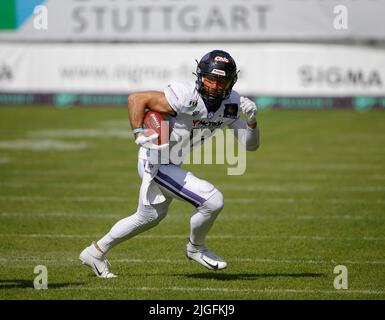 Waldau, Germany. 10th July, 2022. Frankfurt Galaxy WR #17 Reece Horn runs with the ball during a European League of Football game between the Stuttgart Surge and the Frankfurt Galaxy at GAZi Stadium in Waldau, Germany. Justin Cooper/CSM/Alamy Live News Stock Photo