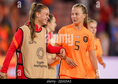 SHEFFIELD, UNITED KINGDOM - JULY 9: Romee Leuchter of the Netherlands and Lynn Wilms of the Netherlands during the Group C - UEFA Women's EURO 2022 match between Netherlands and Sweden at Bramall Lane on July 9, 2022 in Sheffield, United Kingdom (Photo by Joris Verwijst/Orange Pictures) Stock Photo